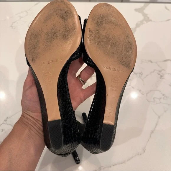 Via Spiga Womens Open Toe Ankle Strap Wedge Sandals Size 8 Black Snake Leather - Picture 10 of 13